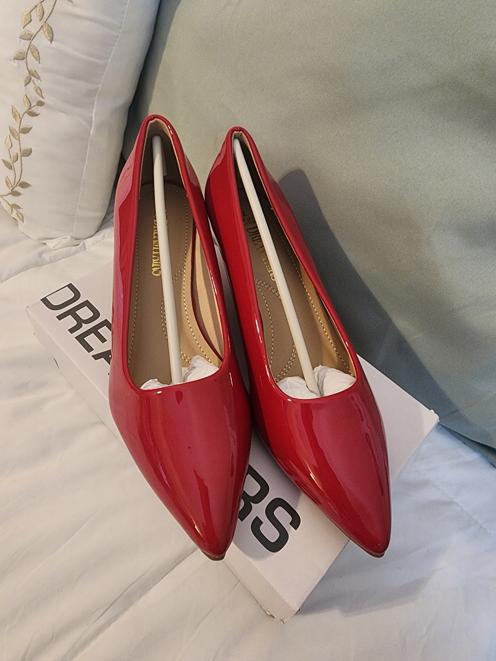 Dream Pairs Red Patent Pointed-Toe Women’s Flats